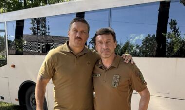 Усик зустрівся з легендою Динамо для важливої місії. Це непересічна подія