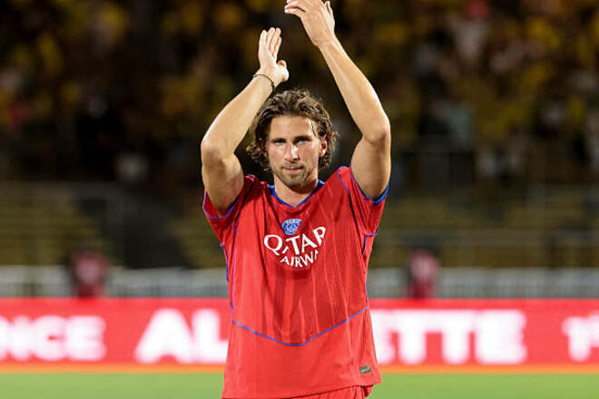 Забарного попередили, що Сафонов залишиться в клубі. Ілля ухвалив рішення