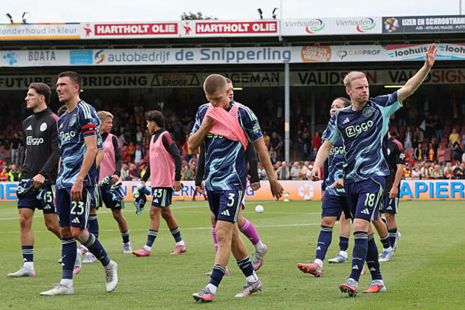 Аякс спас ничью в матче с обладателем Кубка, ПСВ легко победил Твенте