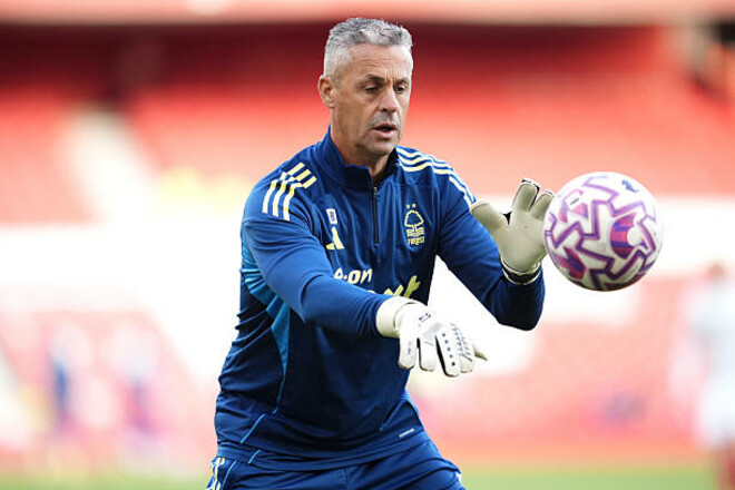 Наложили шесть швов. Тренер клуба АПЛ оказался в больнице после матча