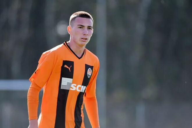 Позор и стыд. Воспитанник Шахтера нашел себе команду на болотах