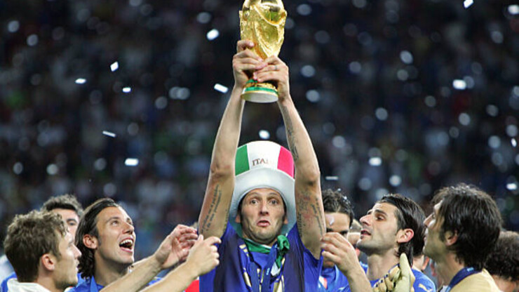 Гладіатор захисту. Марко Матерацці святкує 52-й день народження