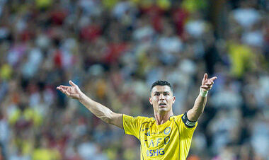 ВІДЕО. Удар у пах: за що був вилучений Мане у матчі за Суперкубок