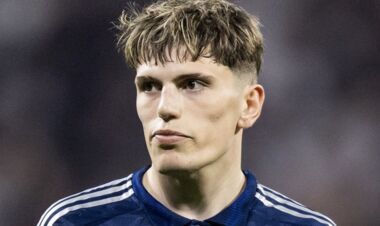 У Манчестер Юнайтед назвали суму, за яку відпустять Гарначо до Челсі