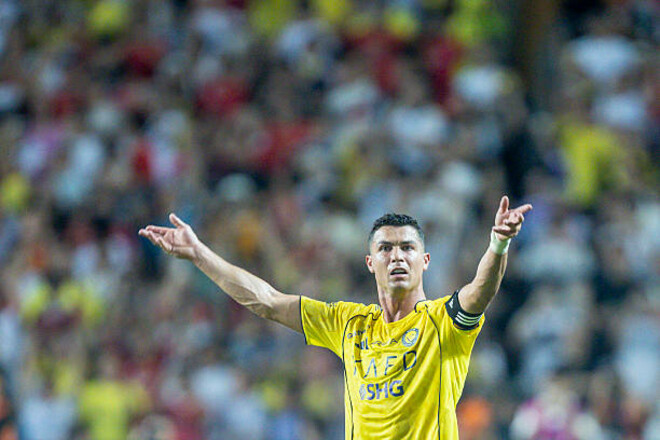 ВІДЕО. Удар у пах: за що був вилучений Мане у матчі за Суперкубок