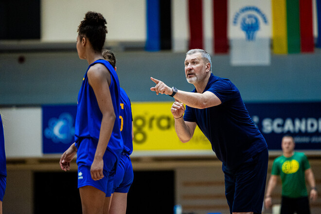 Тренер жіночої збірної U-16 з баскетболу розповів про готовність до ЧЄ