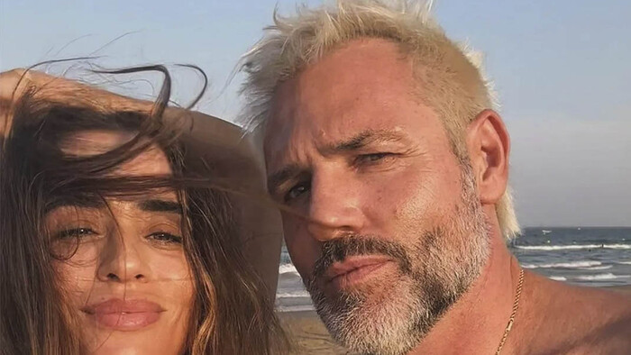 ФОТО. У легендарного кипера новая любовь. Похожа на Сару Карбонеро