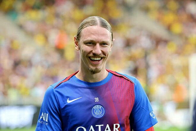 Болельщики ПСЖ обратились к руководству по поводу будущего Сафонова