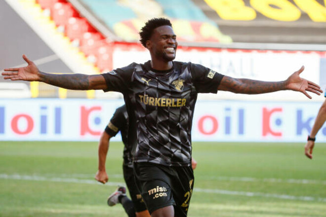 Больше 100 игр за киевский клуб. Бывший футболист Динамо завершил карьеру