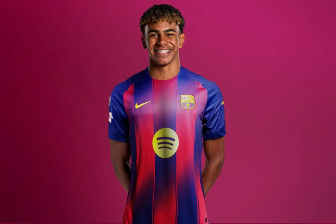 Барселона против того, чтобы Ямаль общался с бывшей звездой клуба