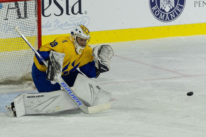 Вратаря сборной Украины прилично нагрузил клуб из Чехии