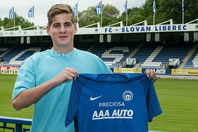 В Польше организовали трансфер украинского полузащитника в чемпионат Англии