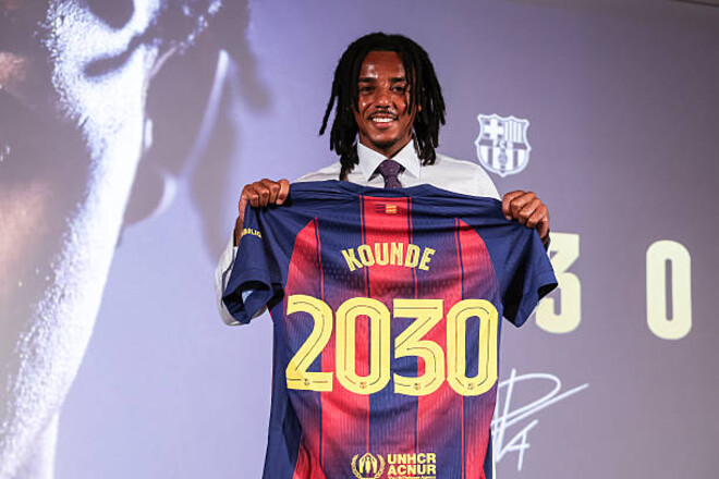 Кунде является четвертым французом по количеству матчей в составе Барселоны