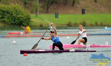 Українські екіпажі почали боротьбу на ЧС з веслування на байдарках та каное