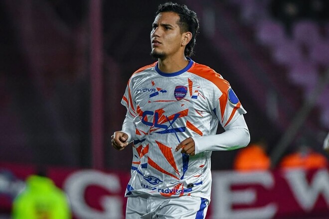 Кривбас вивчає варіант підписання венесуельського форварда