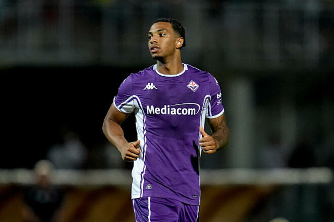 «Его спровоцировали». Игрок Фиорентины – о красной в матче с Полесьем