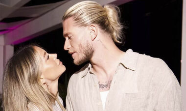 ФОТО. Футбольна журналістка одягла сексуальний наряд на 2-річчя доньки