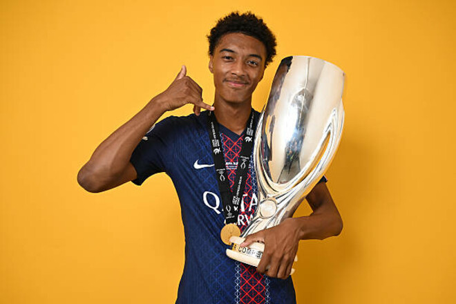 Конкурент Забарному? ПСЖ підписав контракт з молодим захисником