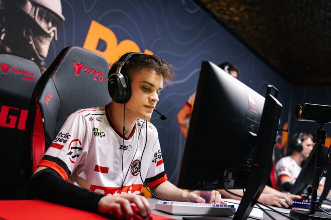 FaZe подписали jcobbb из Betclic, заменив EliGE в составе