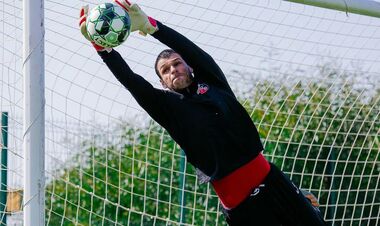 Известный украинский голкипер принял решение приостановить карьеру