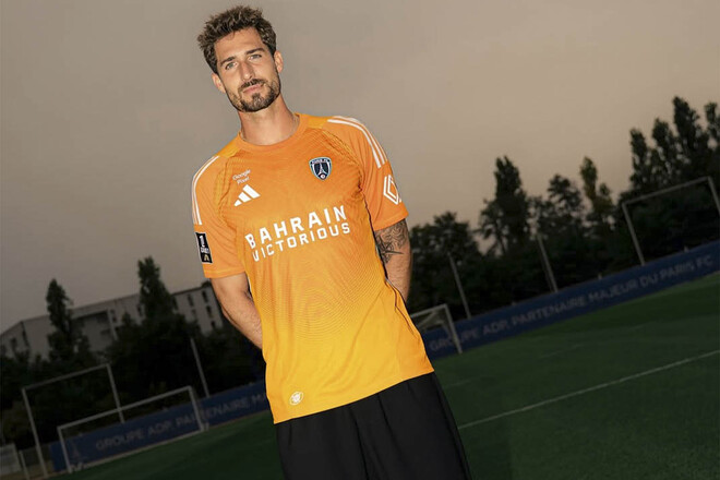 ФОТО. Перейшов у скромний клуб-дебютант заради топ-моделі. Справжнє кохання