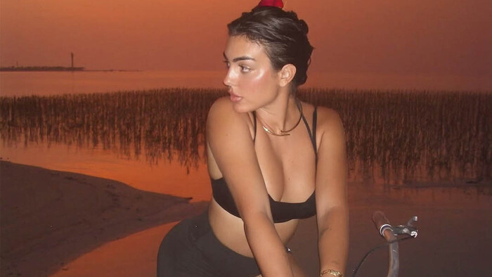 ФОТО. Невеста Роналду снова впечатлила своими формами. Огонь