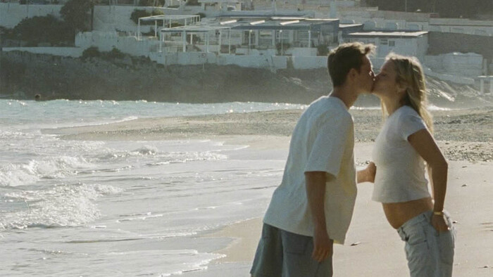 ВІДЕО. Футболіст Барселони вдруге став батьком. Отримав ляпаси