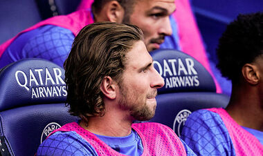 Забарний чи Сафонов? Фанати ПСЖ звернулися до клубу з проханням