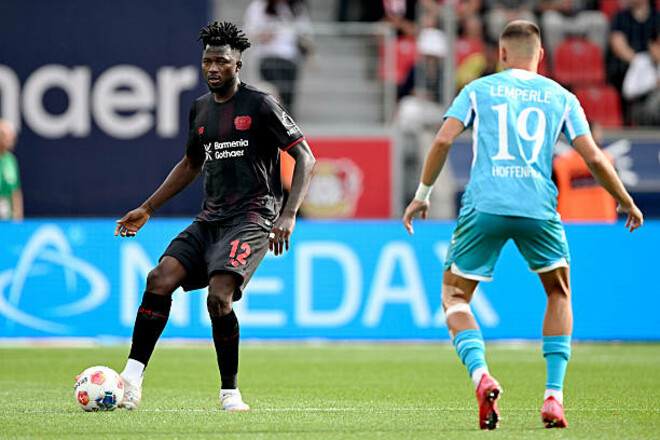 Бундеслига. Байер и Штутгарт начали с поражений, 4 гола Айнтрахта