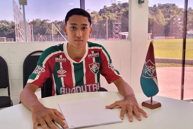 Шахтер оформил дорогой трансфер. Футболист попрощался с клубом