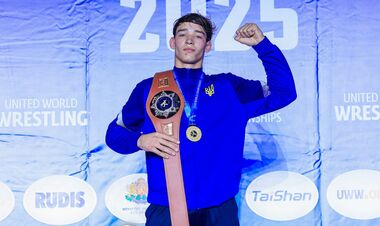 Егор Якушенко взял золото на чемпионате мира U-20 по греко-римской борьбе