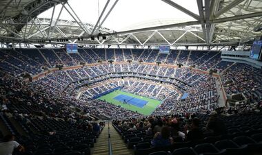 Комахи тероризують US Open. Організатори закликають їх убивати