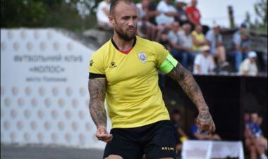 Знадобилася серія пенальті. Колос Полонне вибив Нафтовик із Кубка України