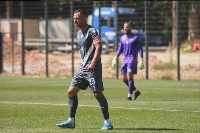 Нива Вінниця та ЮКСА проводять матч Кубка України. Стартові склади