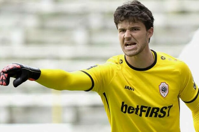 Замучили ошибки. Манчестер Юнайтед нашел голкипера в Бельгии