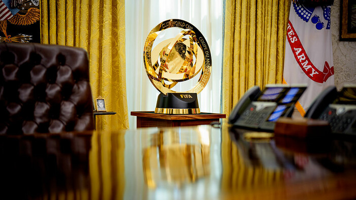Трамп, Челси, ФИФА. Сколько же трофеев у КЧМ и где находится оригинал?