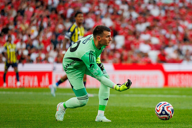 Ноттингем Форест ведет переговоры по вратарю, которого сватают в Динамо