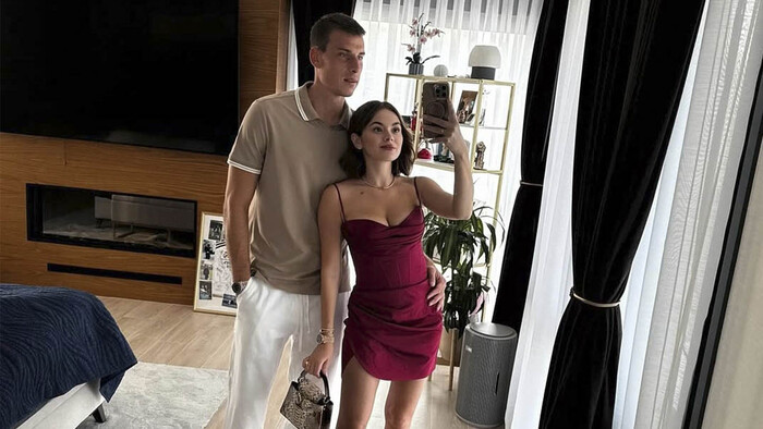 ФОТО. Андрея Лунина «арестовали». Жена показала снимок