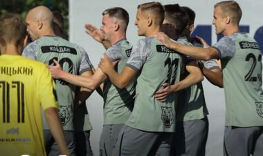 С удалением голкипера. Атлет минимально уступил Чернигову