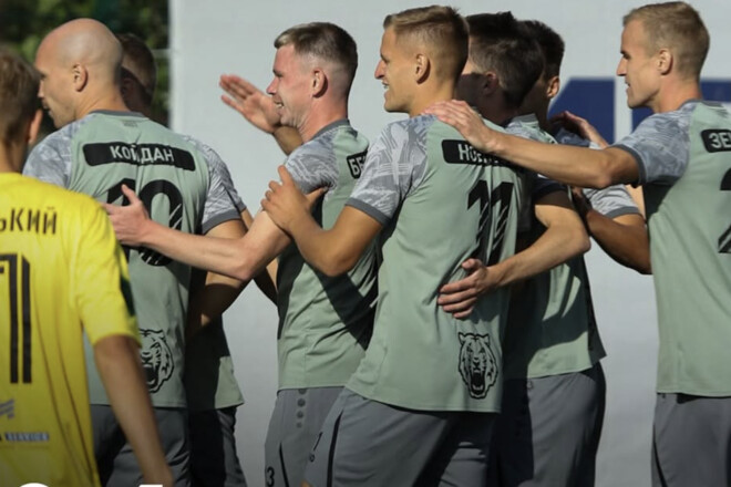 С удалением голкипера. Атлет минимально уступил Чернигову