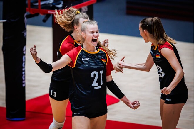 Германия одержала вторую подряд сухую победу и пробилась в плей-офф ЧМ