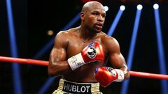 Floyd Mayweather: “His fighting is shit. It is easy enough to knock out