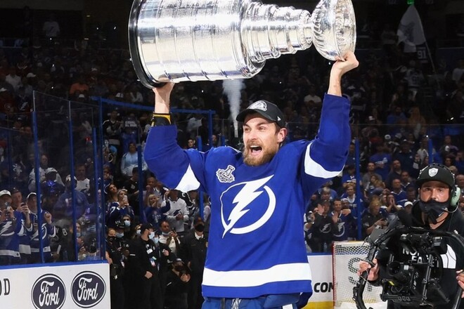 Титулованный чешский защитник отправился из НХЛ в Швейцарию