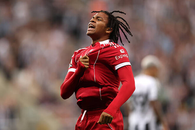 16-летний автор победного гола Ливерпуля против Ньюкасла вошел в историю