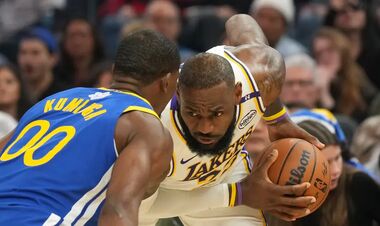 Лейкерс відмовилися обмінювати Леброна на двох гравців