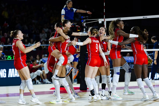 Франция получила путевку в 1/16 финала ЧМ после победного камбэка