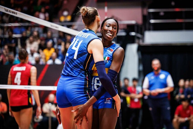 Непобедимая Италия проходит в следующий раунд ЧМ с первого места