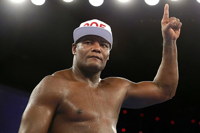 Known Boxer: “Usik deserves respect but he's not the best while I am” thumbnail