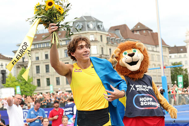 Дюплантис выиграл финал Бриллиантовой лиги, но мировой рекорд не побил