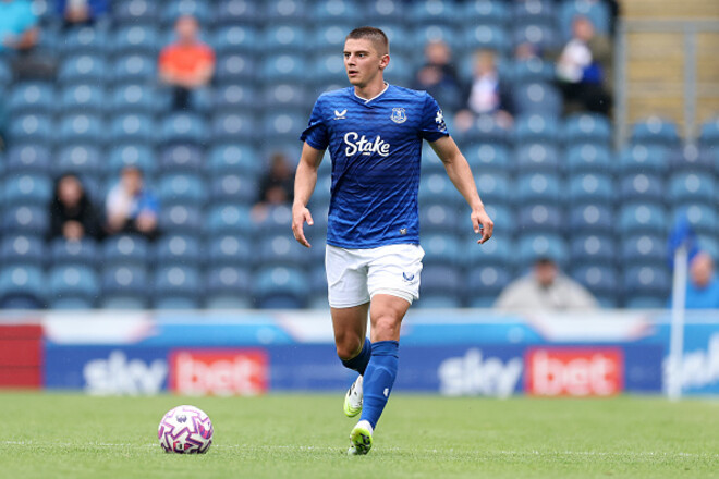 После травмы: Миколенко выйдет в старте Эвертона на матч Кубка лиги Англии